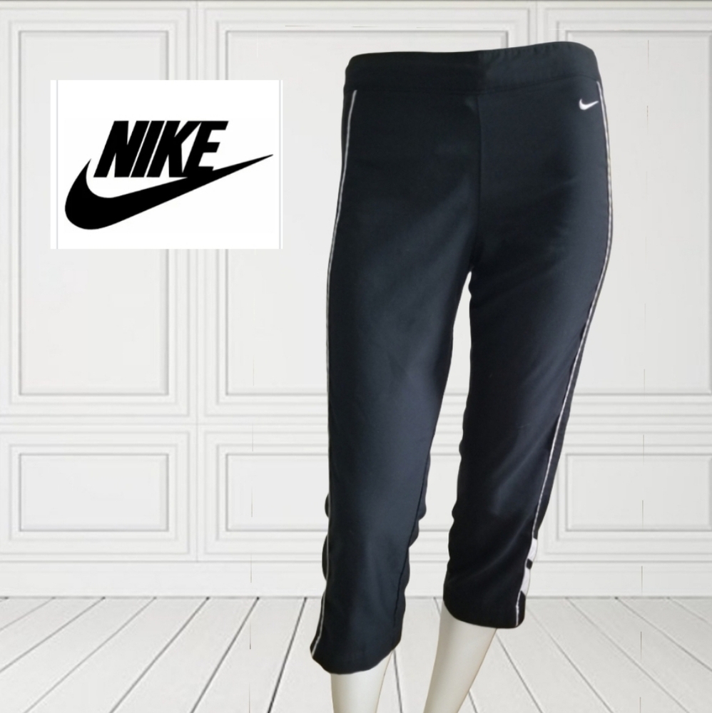 Nike Capri Work Out Pants